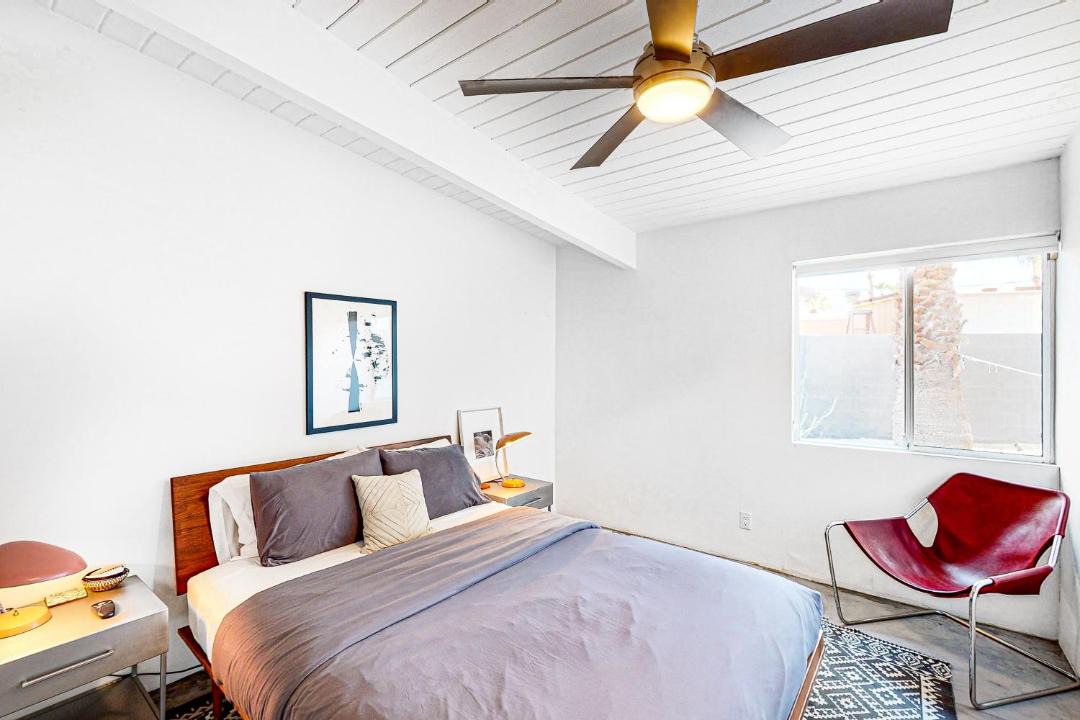 Photo of Bedroom in Racquet Club Estates