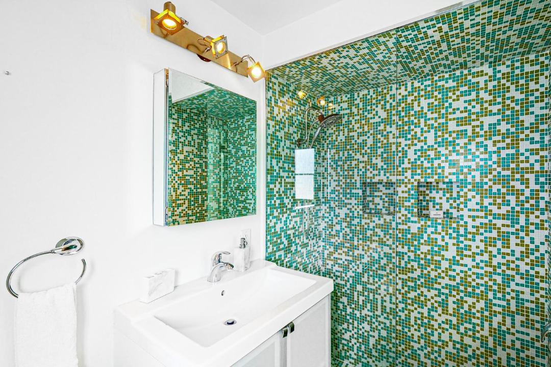 Photo of Bathroom in Racquet Club Estates