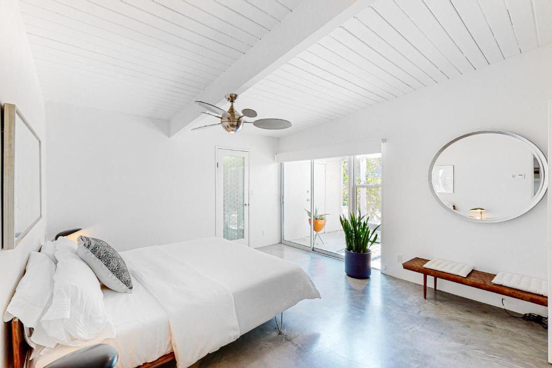 Photo of Bedroom in Racquet Club Estates