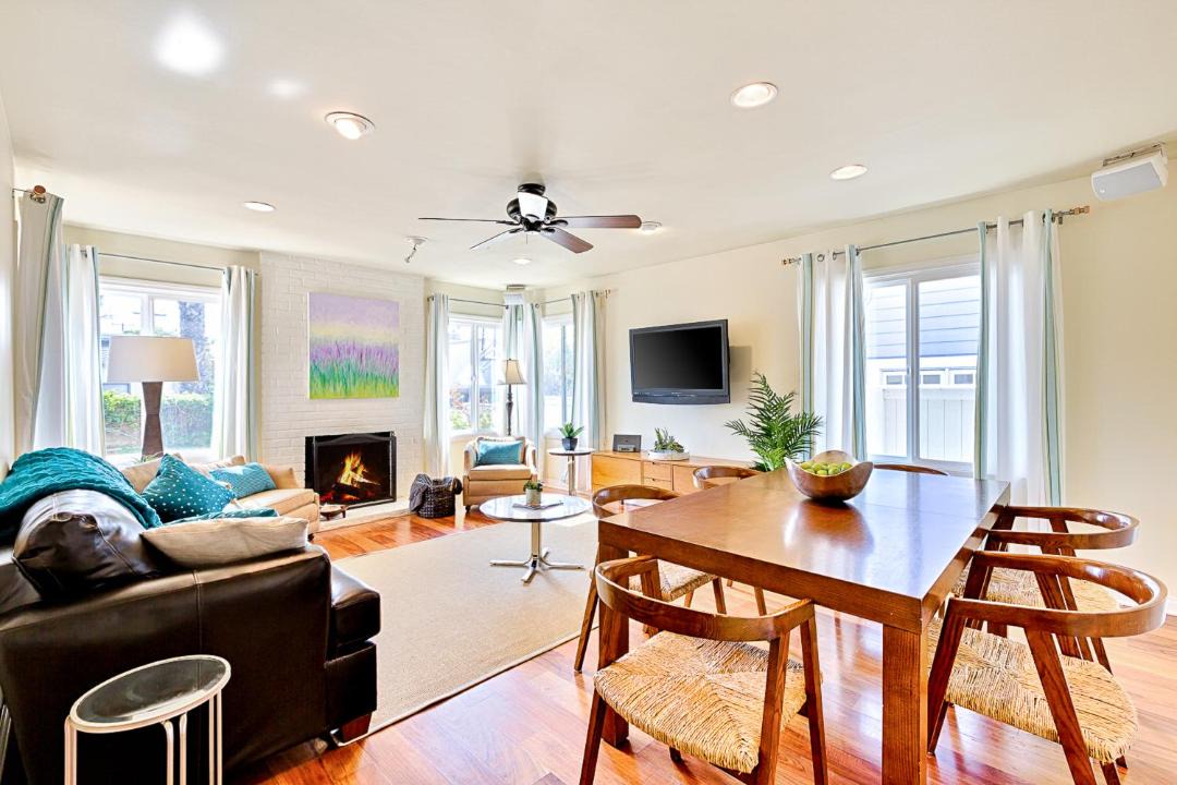 Photo of Livingroom in La Jolla Shores