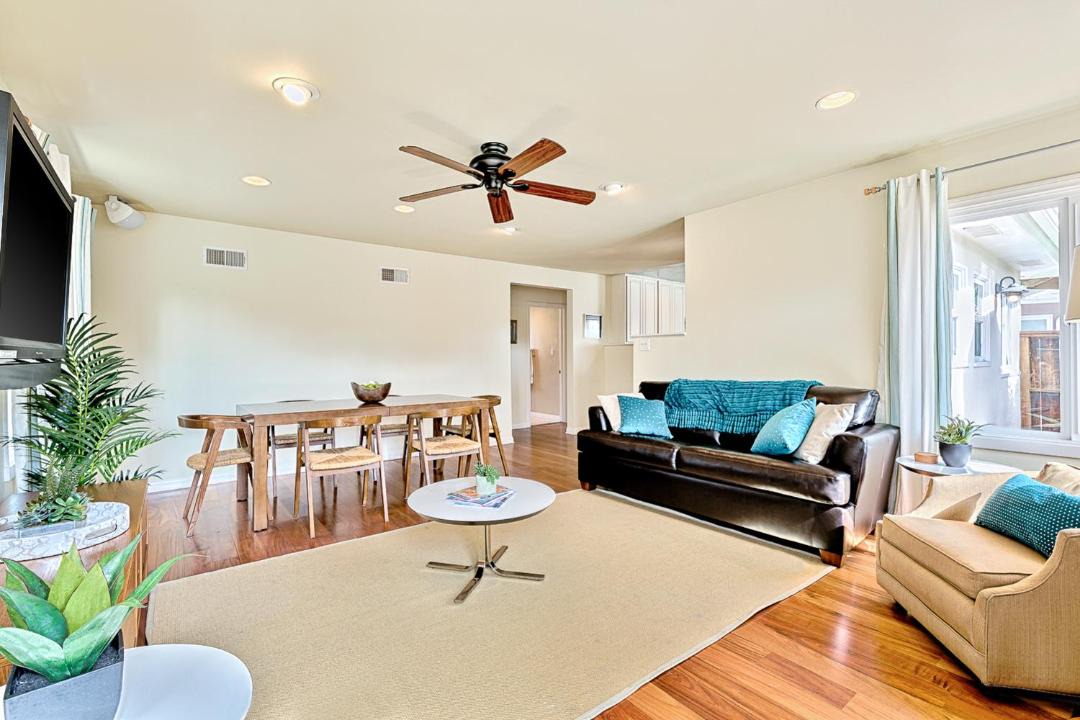 Photo of Livingroom in La Jolla Shores