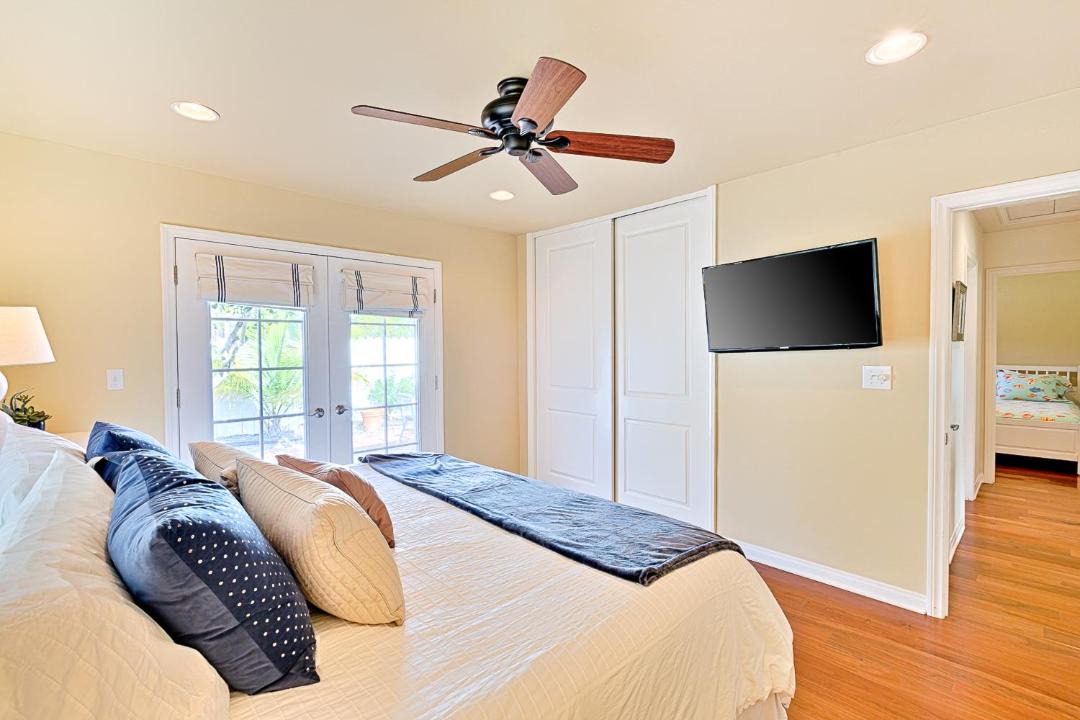Photo of Bedroom in La Jolla Shores
