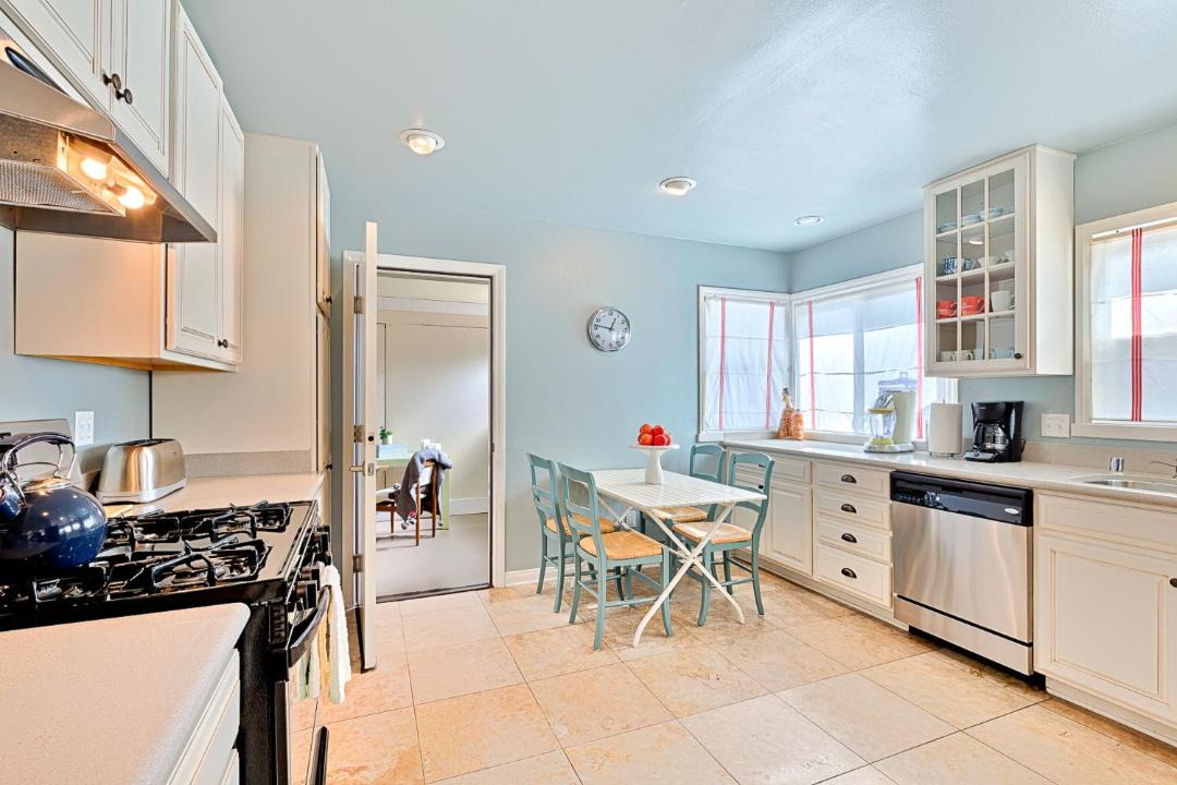 Photo of Kitchen in La Jolla Shores