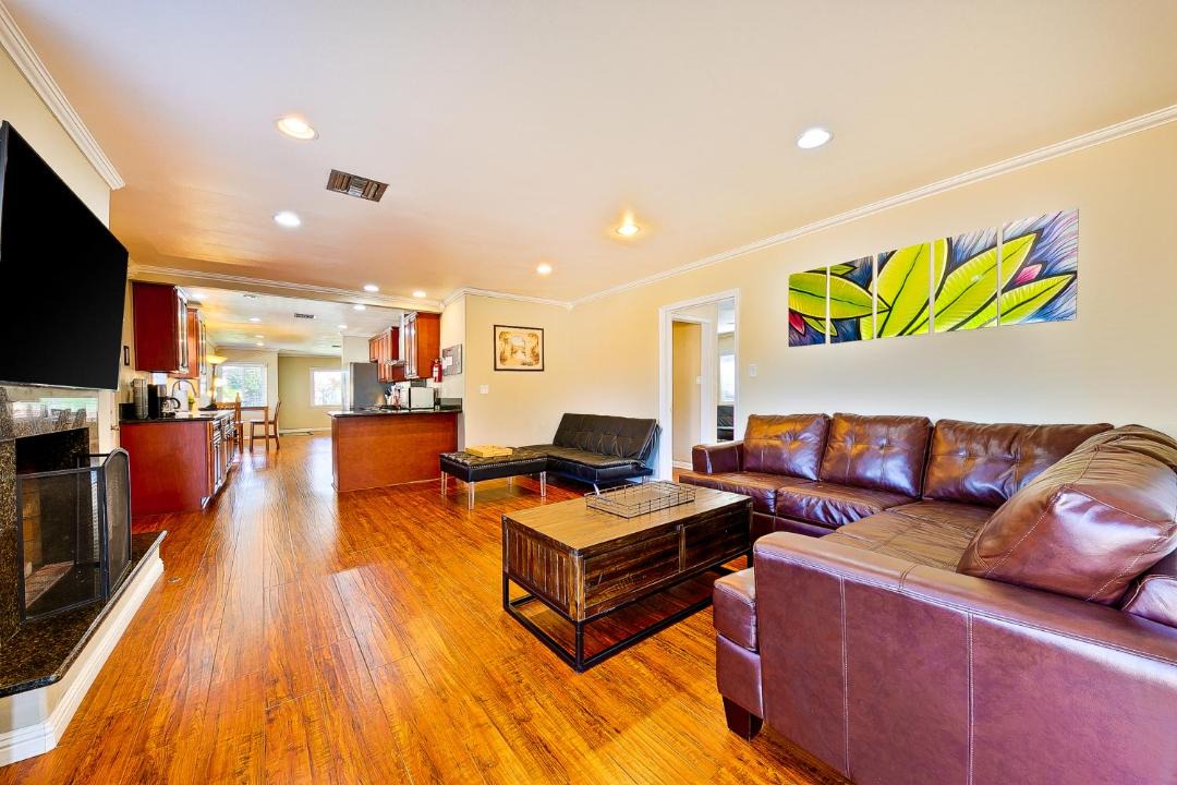 Photo of Livingroom in Anaheim Colony Historic District