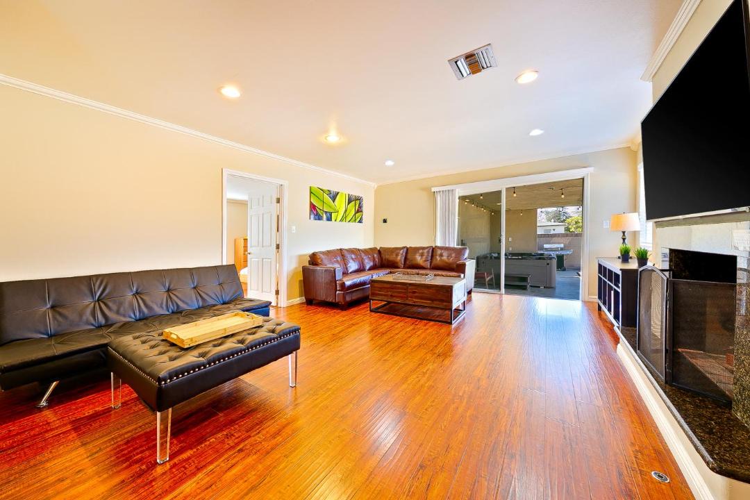 Photo of Livingroom in Anaheim Colony Historic District