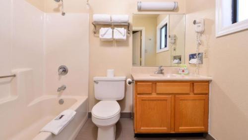 Photo of Bathroom in Blythe