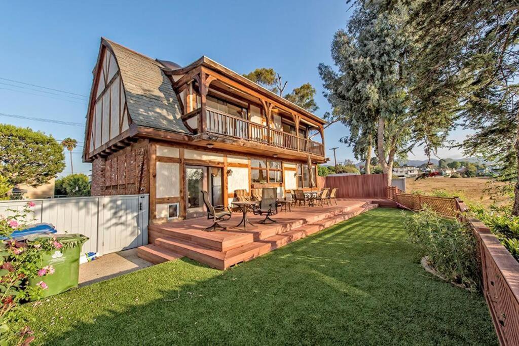 Photo of Buildings in Pacific Palisades