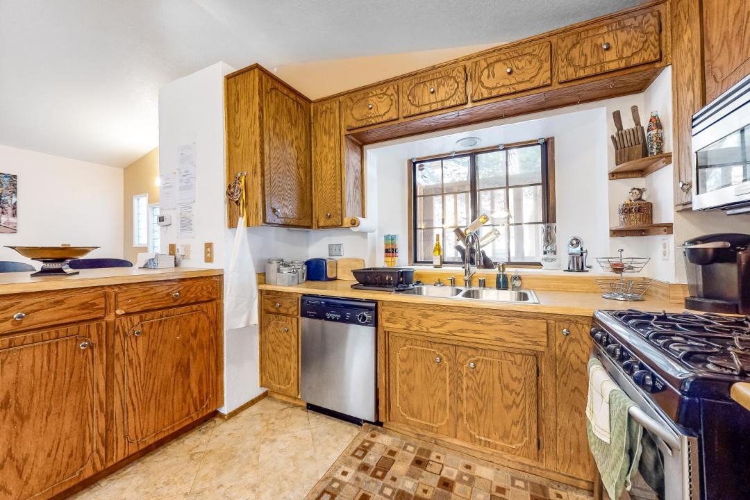 Photo of Kitchen in Arrowhead Villas