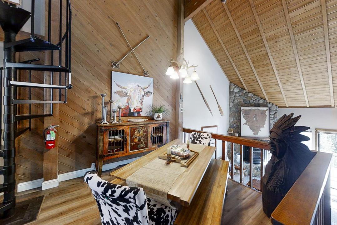 Photo of Livingroom in Lakeshore