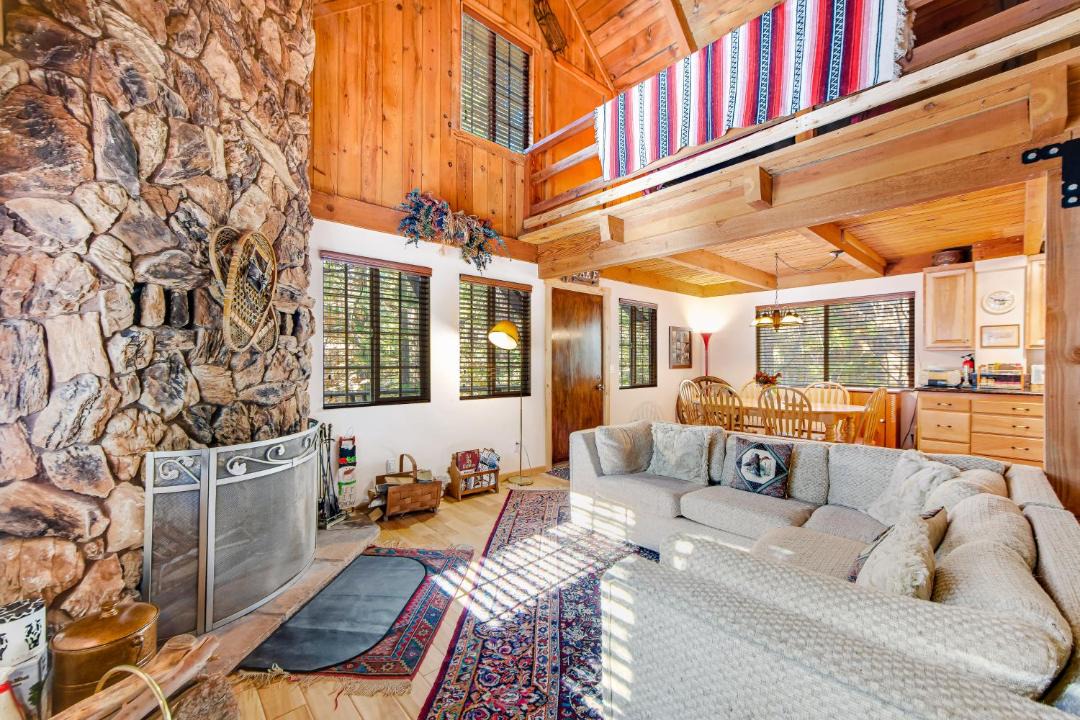 Photo of Livingroom in Arrowbear Lake