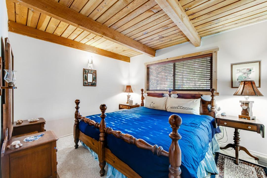 Photo of Bedroom in Arrowbear Lake