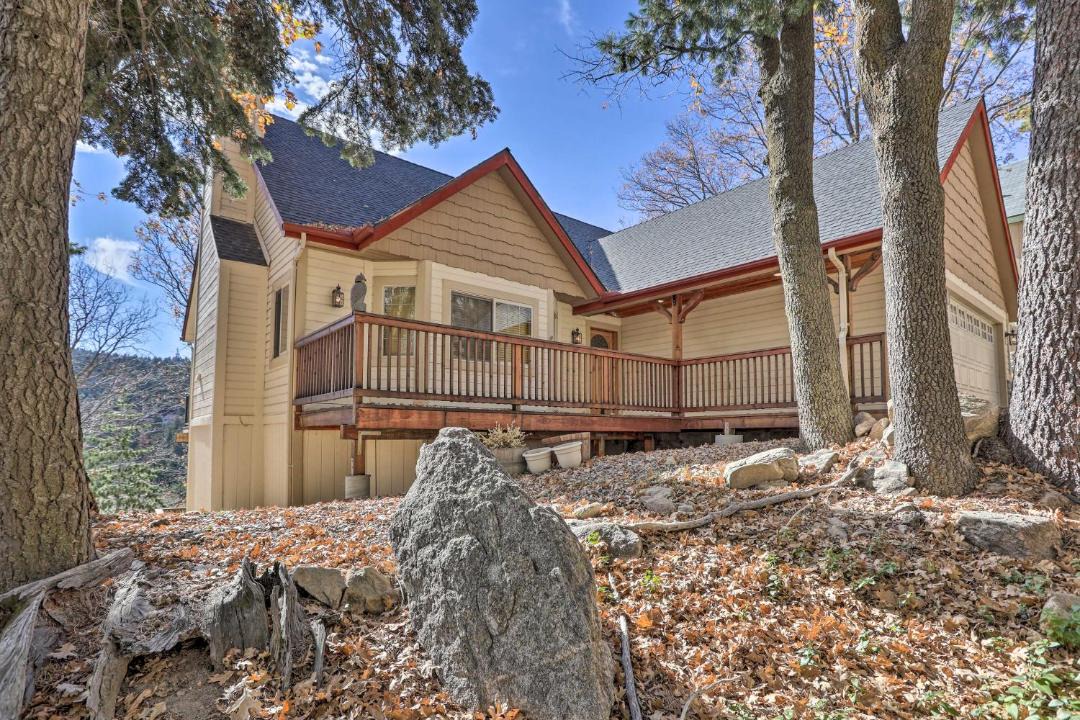 Photo of Buildings in Lake Arrowhead