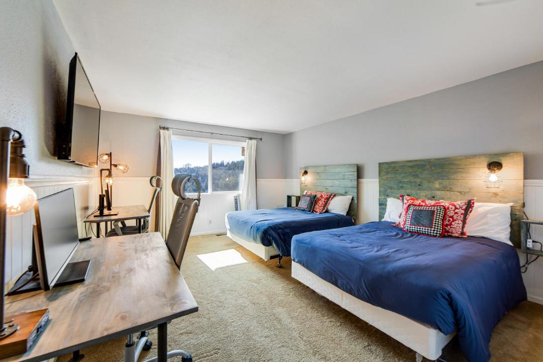 Photo of Bedroom in Crestline