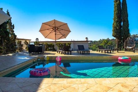Photo of Outdoor in Hollywood Hills West
