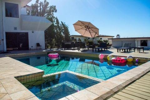 Photo of Outdoor in Hollywood Hills West