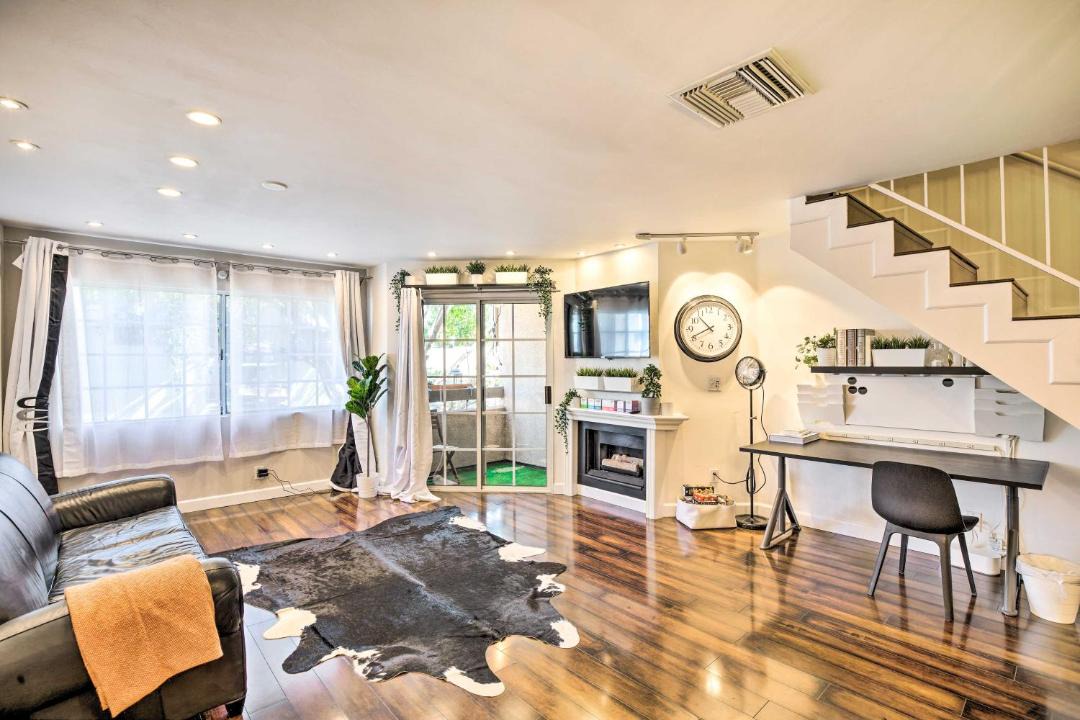 Photo of Livingroom in Burbank