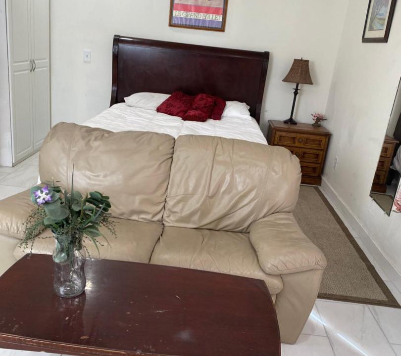 Photo of Livingroom in Van Nuys