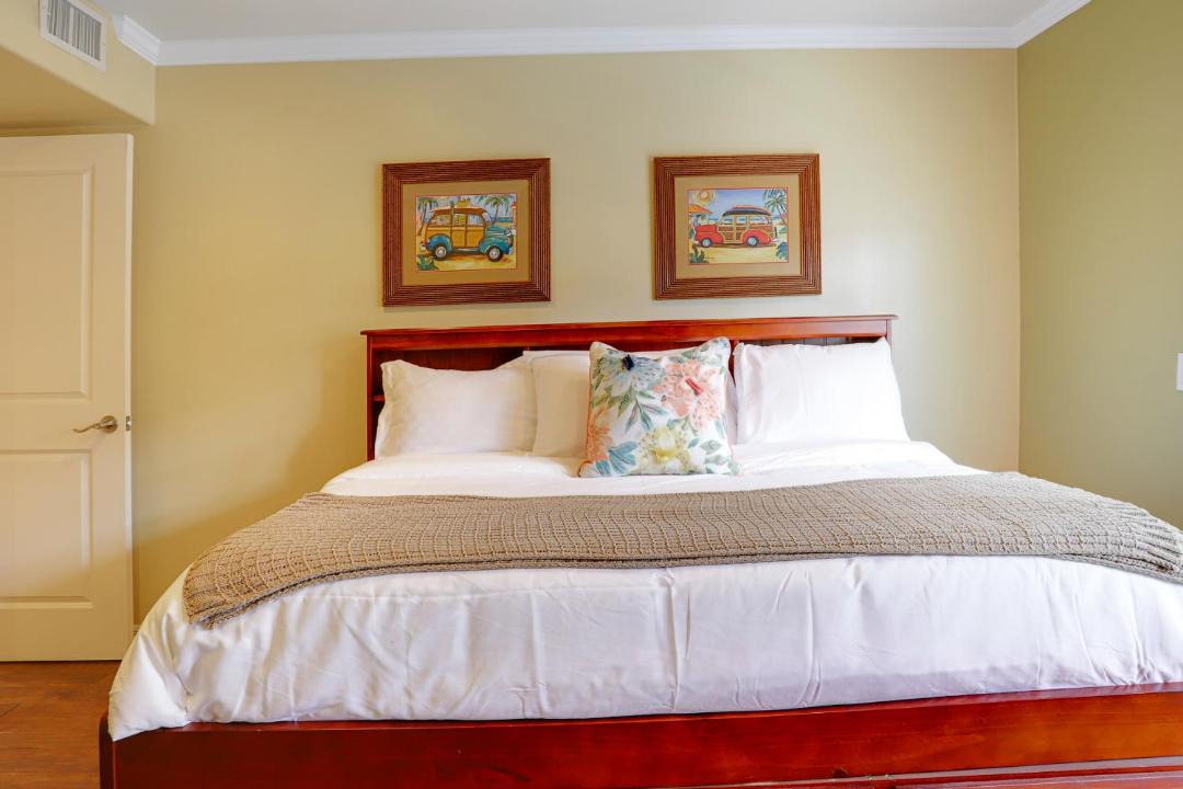 Photo of Bedroom in South Mission Beach
