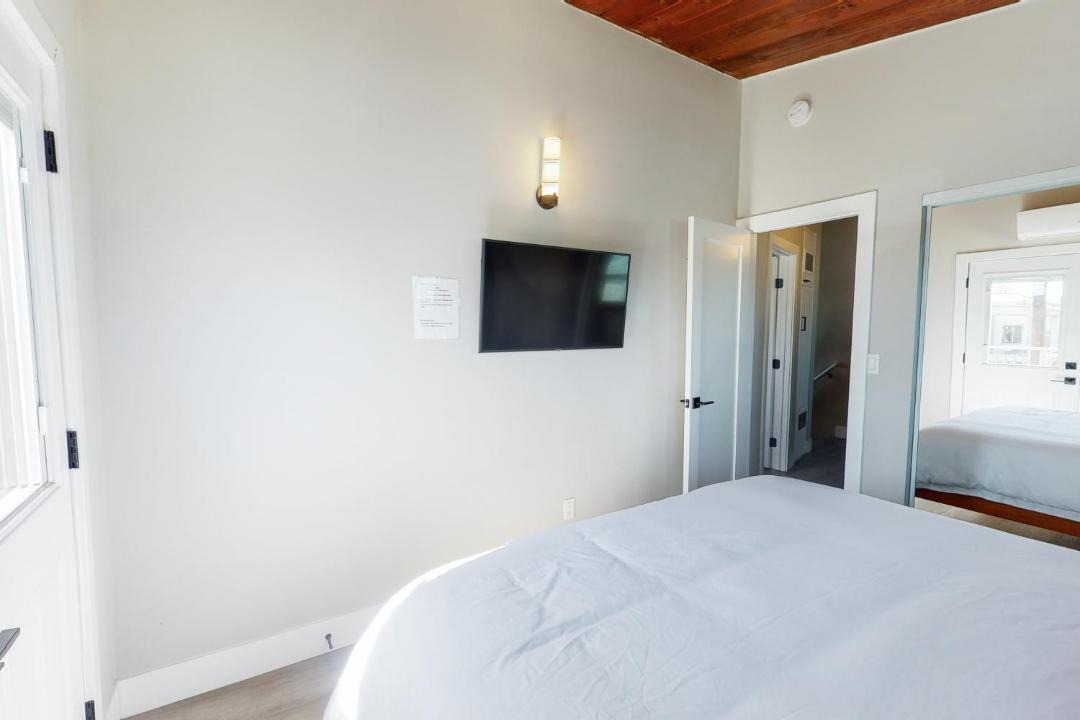 Photo of Bedroom in Mission Beach