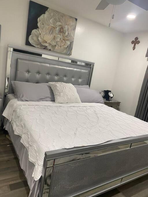 Photo of Bedroom in Downtown Long Beach