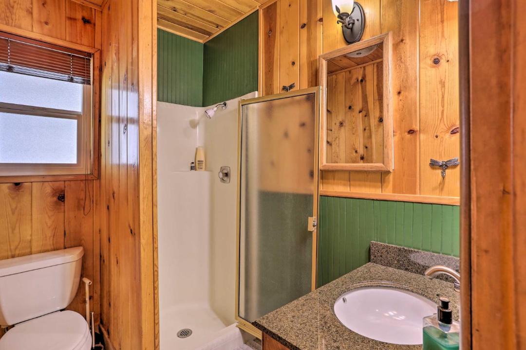 Photo of Bathroom in Twin Peaks