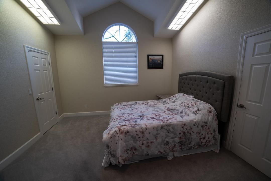 Photo of Bedroom in Groveland