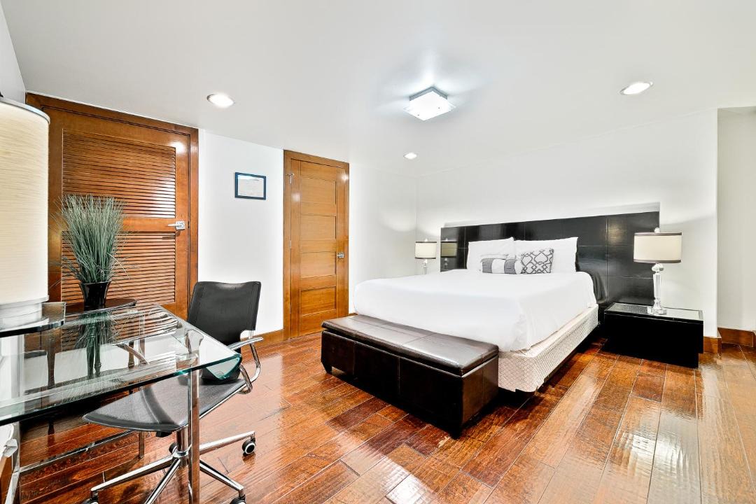 Photo of Bedroom in La Jolla Mesa