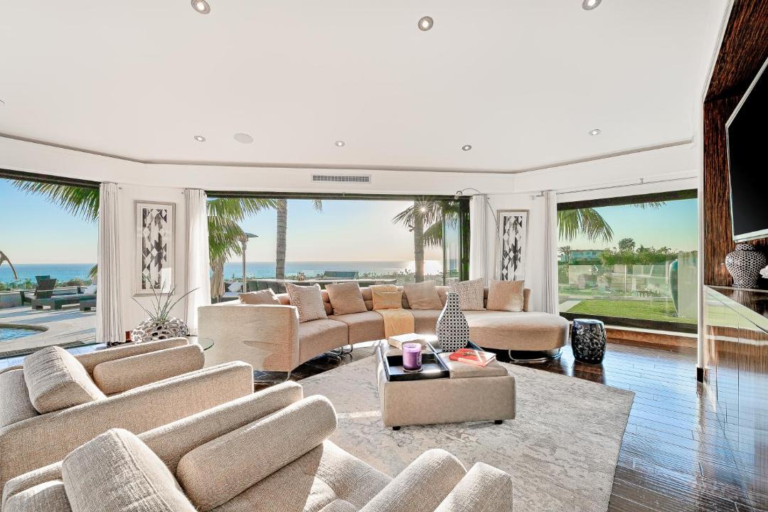 Photo of Livingroom in La Jolla Mesa