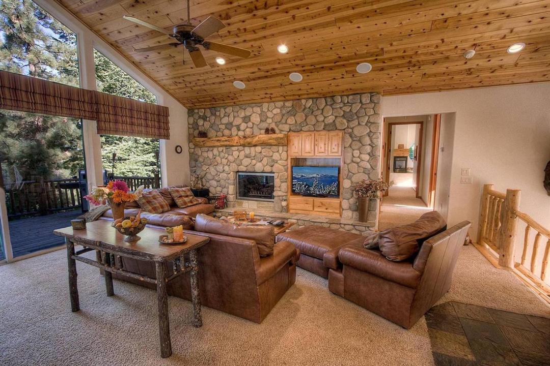 Photo of Livingroom in Montgomery Estates