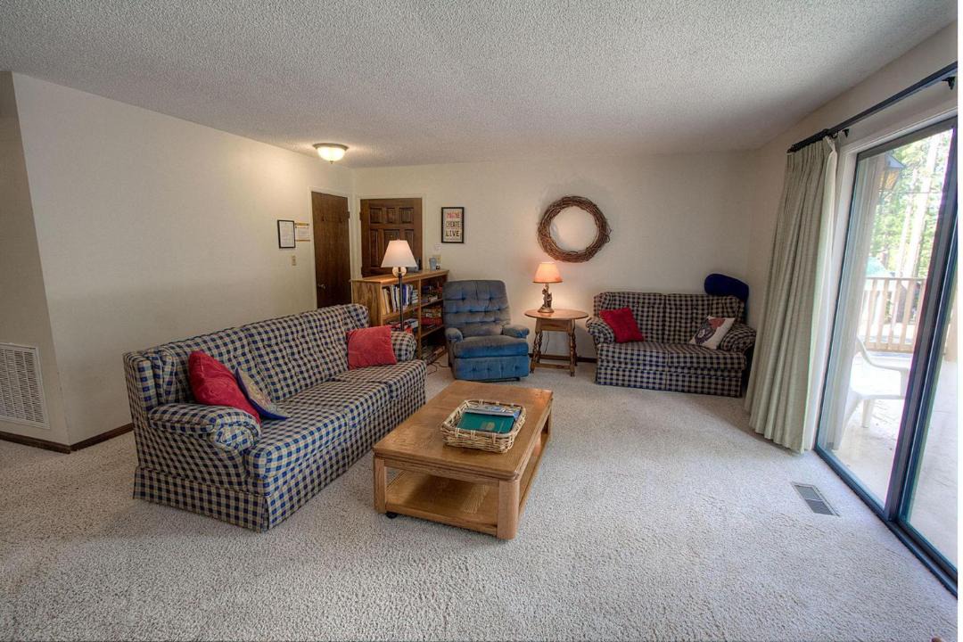 Photo of Livingroom in Montgomery Estates