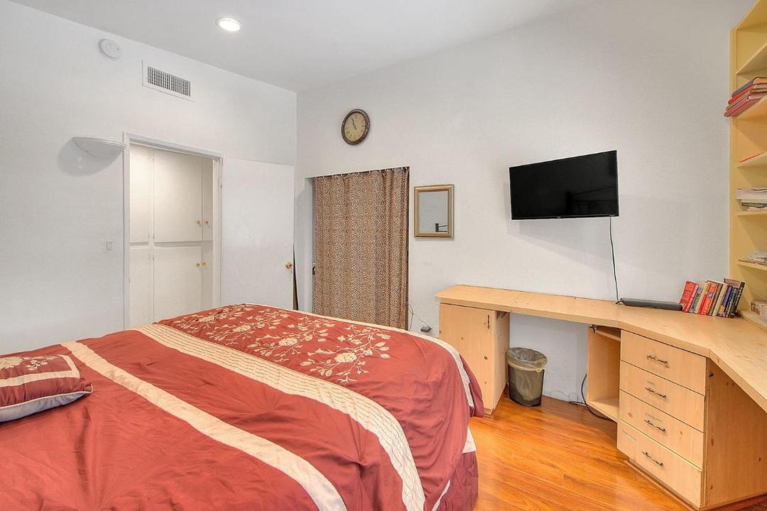 Photo of Bedroom in Woodland Hills