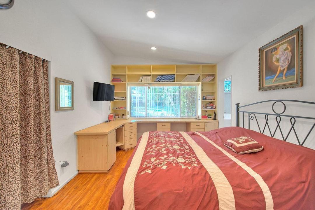 Photo of Bedroom in Woodland Hills