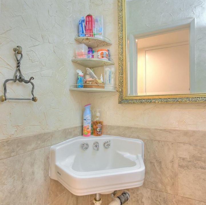 Photo of Bathroom in Woodland Hills