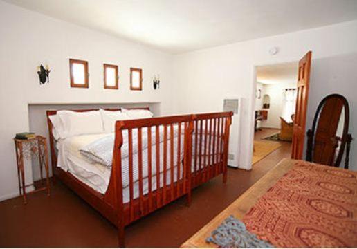 Photo of Bedroom in Historic Tennis Club