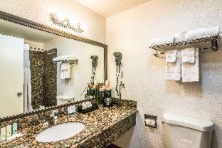 Photo of Bathroom in Oleander - Sunset