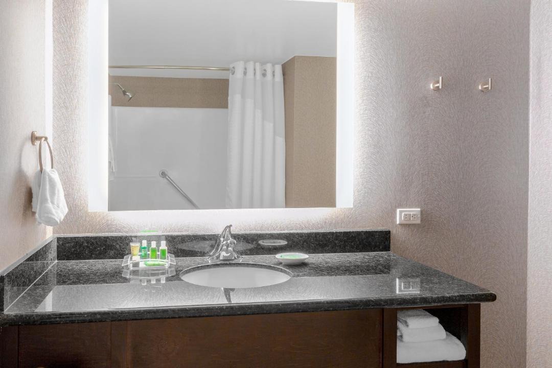 Photo of Bathroom in La Mirada