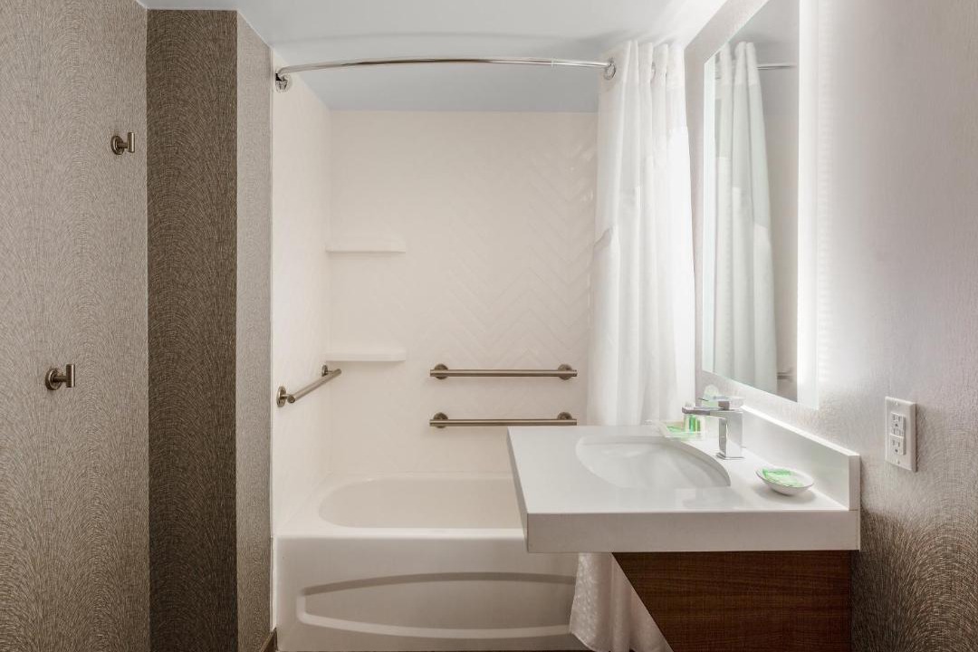 Photo of Bathroom in La Mirada