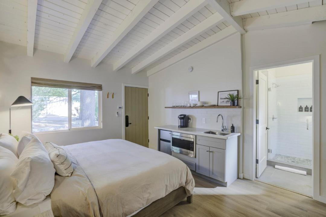 Photo of Bedroom in Lakeside Park