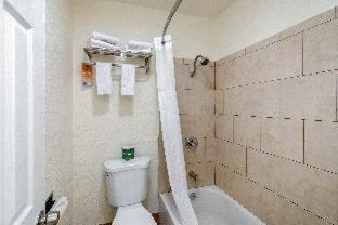 Photo of Bathroom in Lincoln Acres
