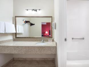 Photo of Bathroom in Roseville - Fleet Ridge