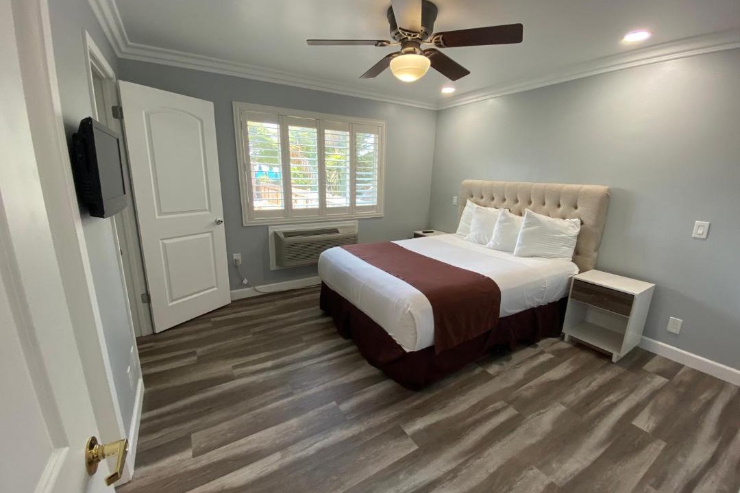 Photo of Bedroom in North Fremont Street