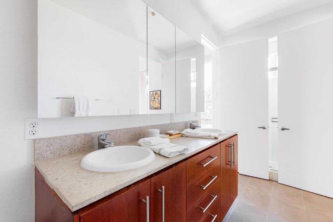Photo of Bathroom in Canyon Corridor