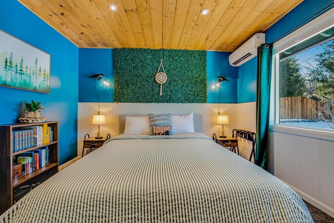 Photo of Bedroom in Idyllwild