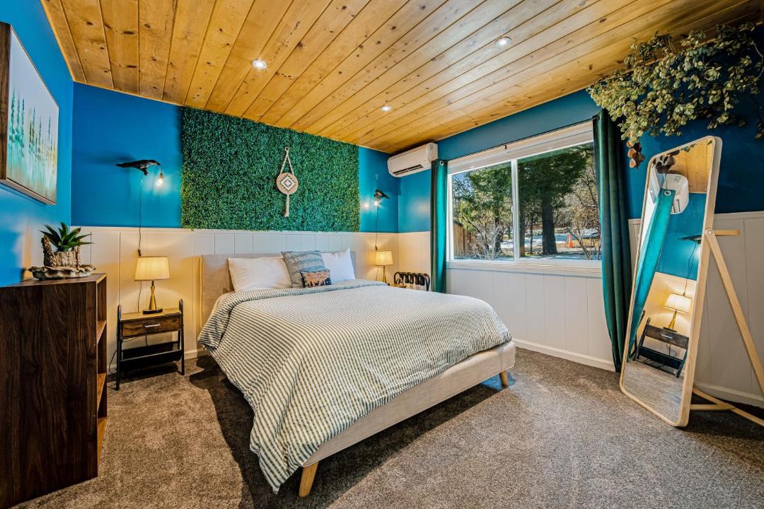 Photo of Bedroom in Idyllwild