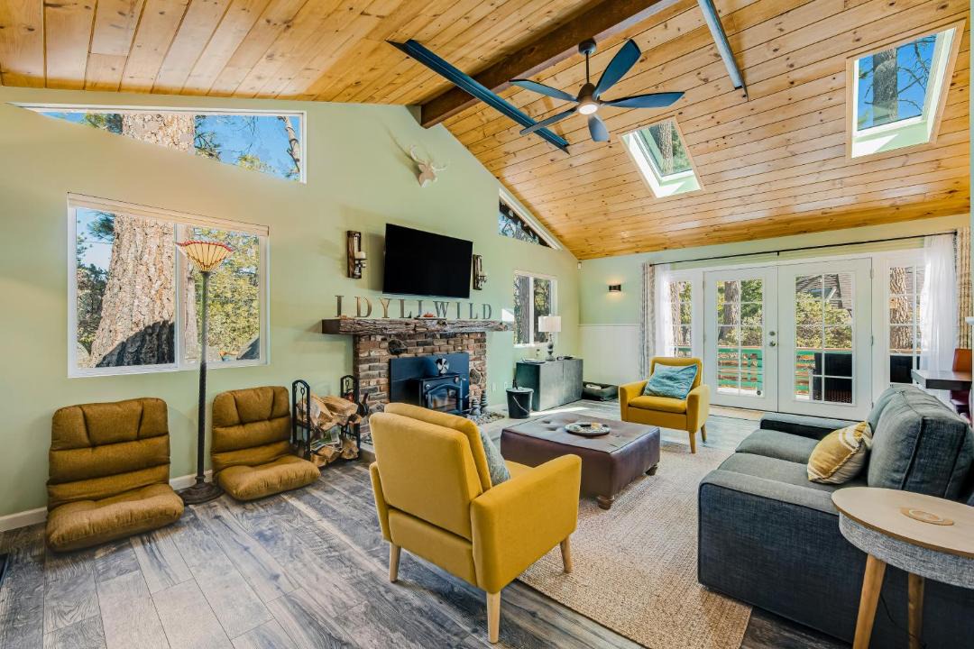 Photo of Livingroom in Idyllwild