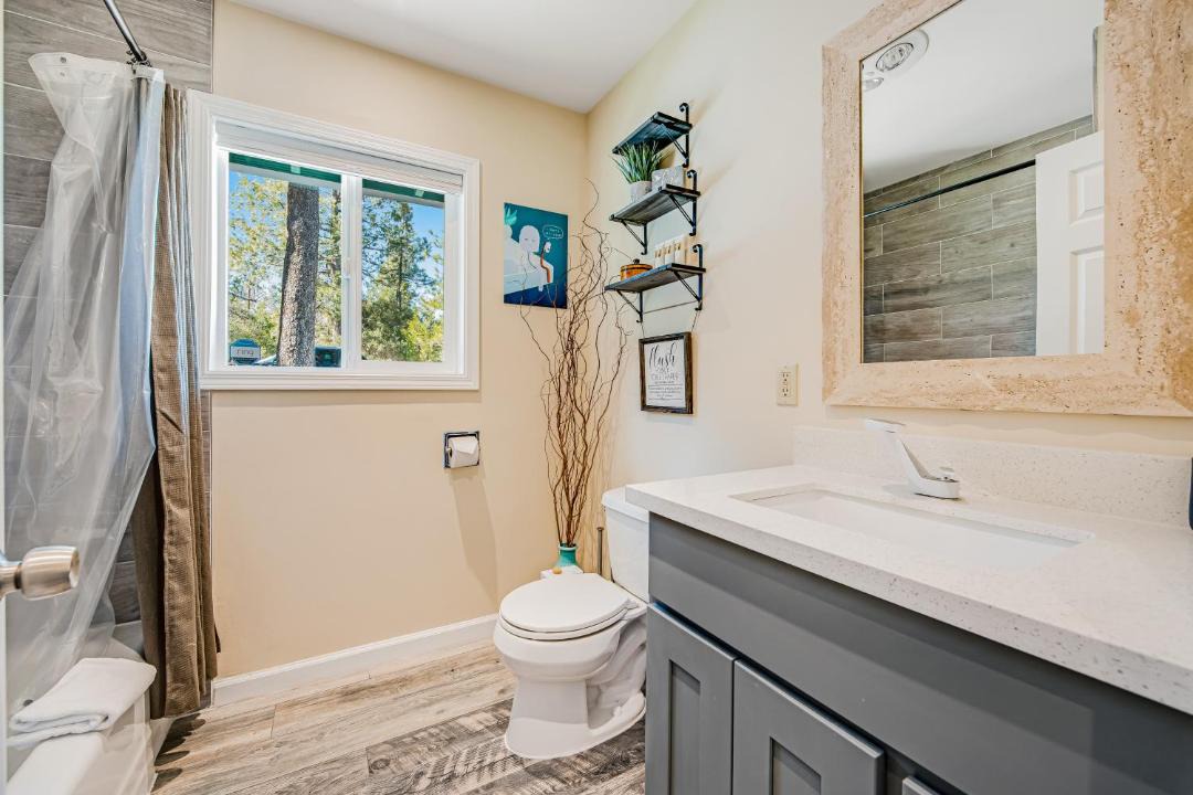 Photo of Bathroom in Idyllwild