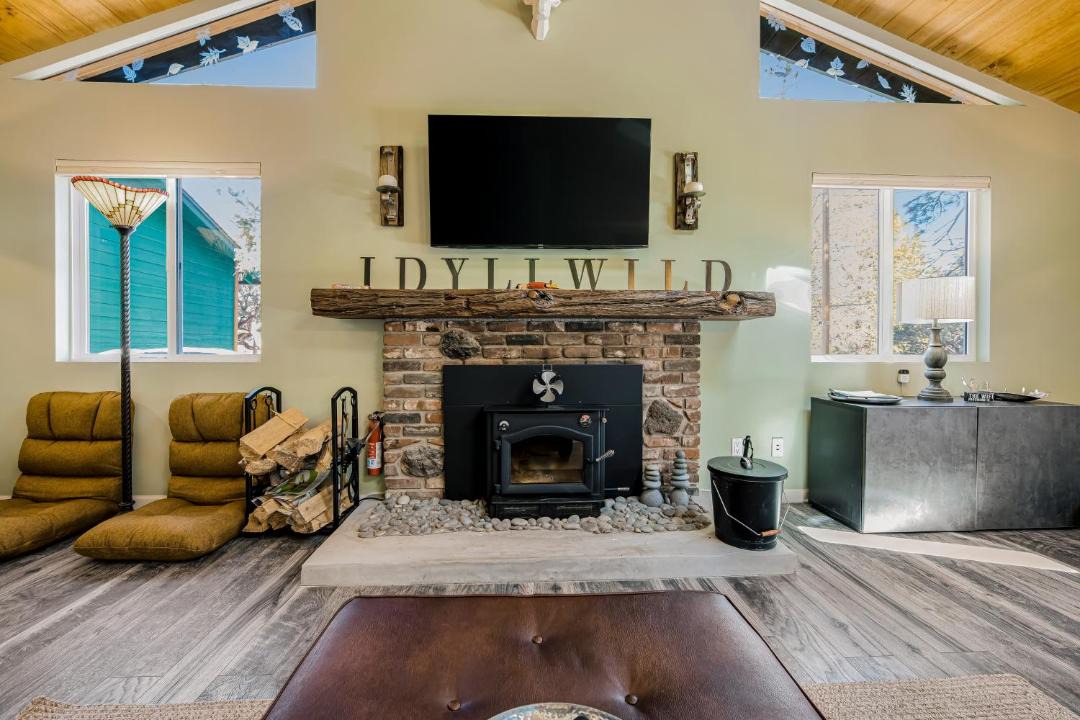 Photo of Livingroom in Idyllwild