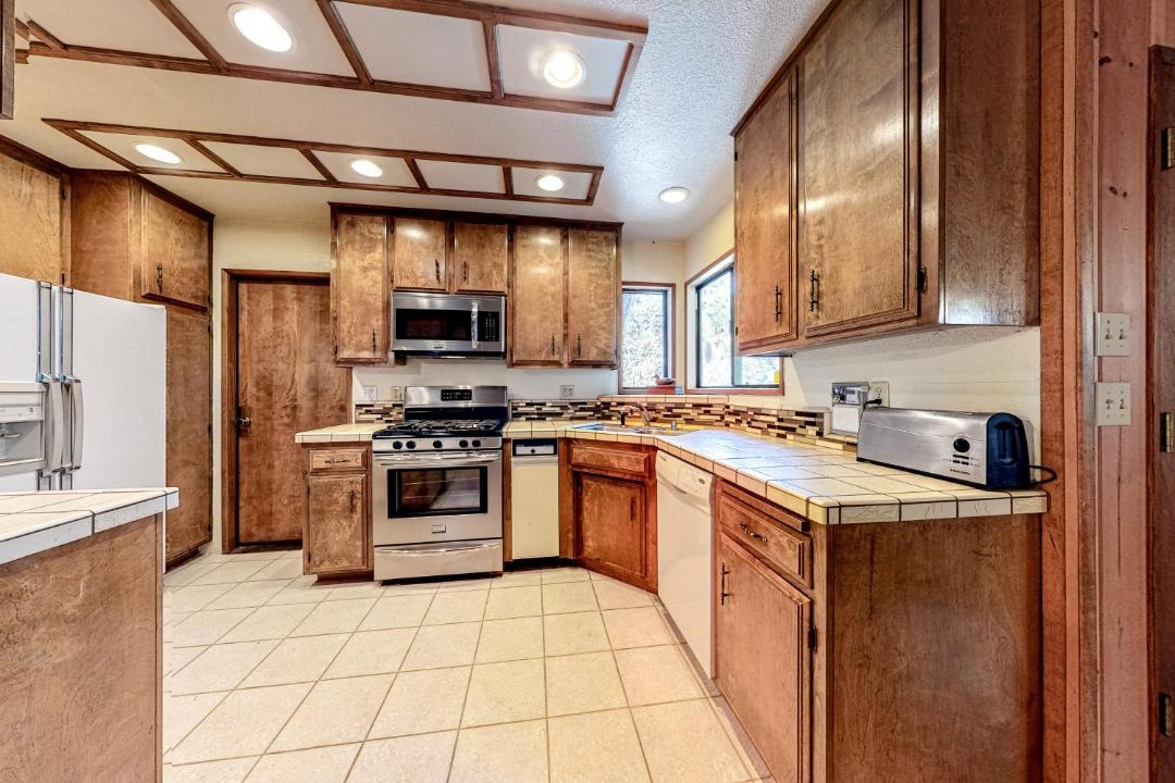 Photo of Kitchen in Lake Arrowhead