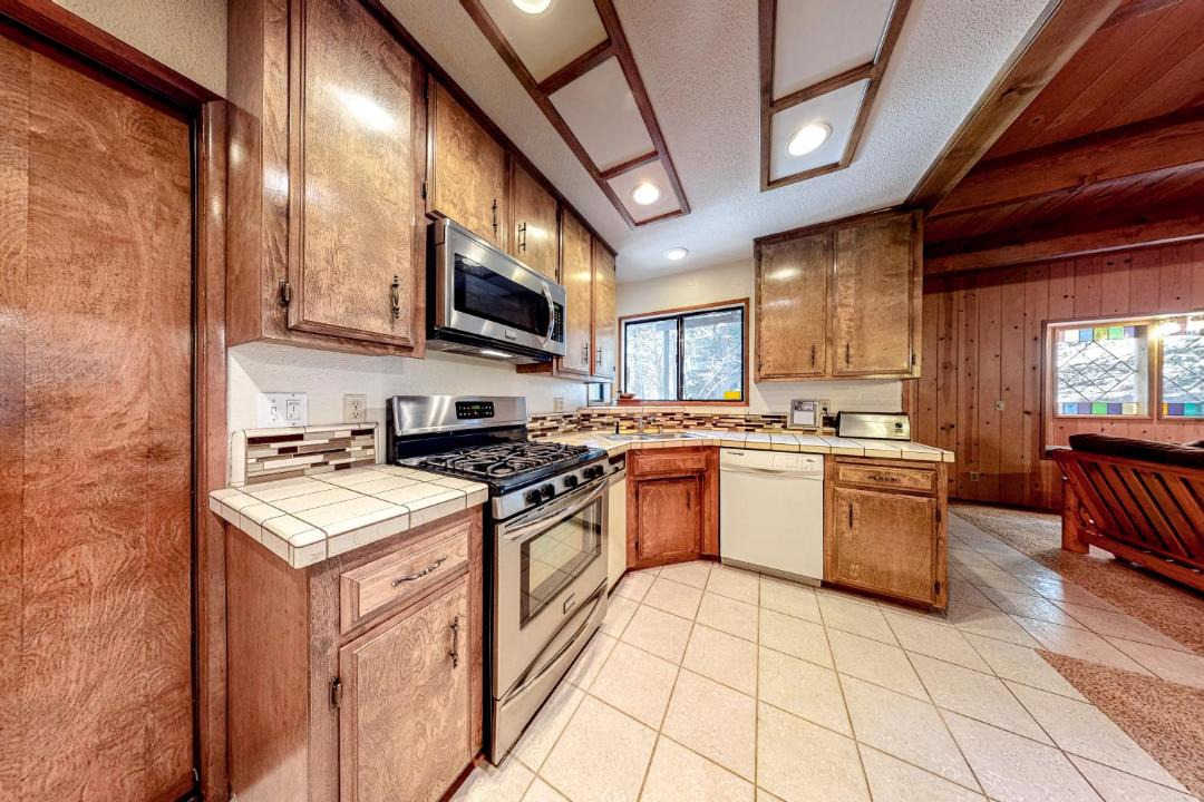 Photo of Kitchen in Lake Arrowhead