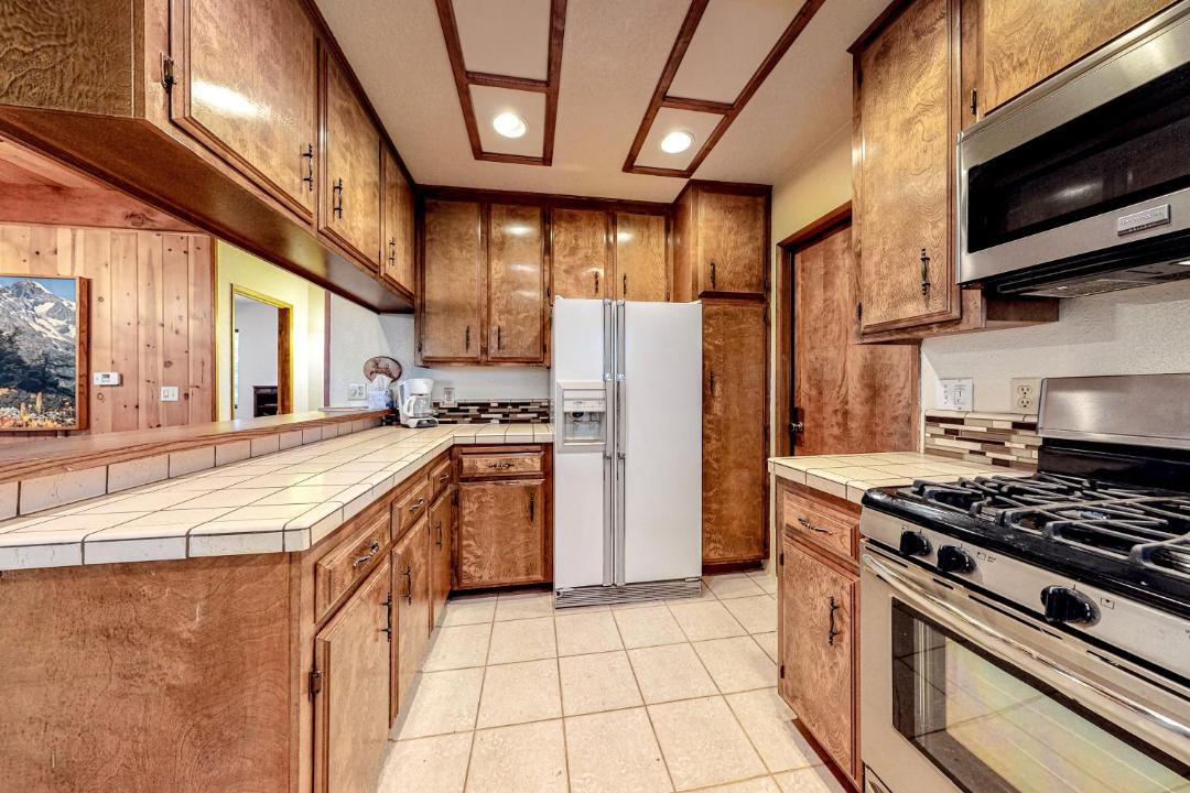 Photo of Kitchen in Lake Arrowhead
